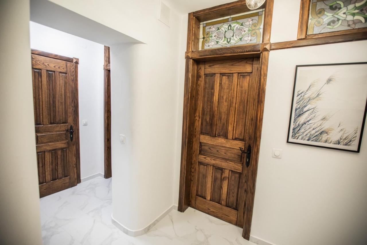 Стильна Квартира В Центрі На Площі Ринок Вулиця Галицька 9 Lviv Exterior photo